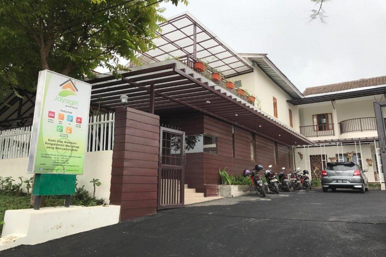 למבאנג Jayagiri Guesthouse By Belgareti מראה חיצוני תמונה