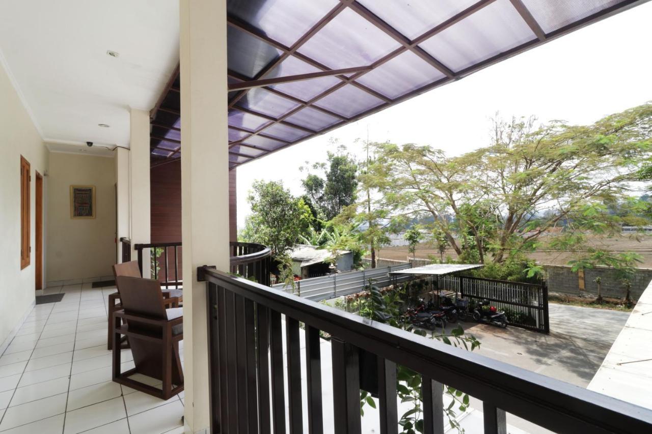 למבאנג Jayagiri Guesthouse By Belgareti מראה חיצוני תמונה