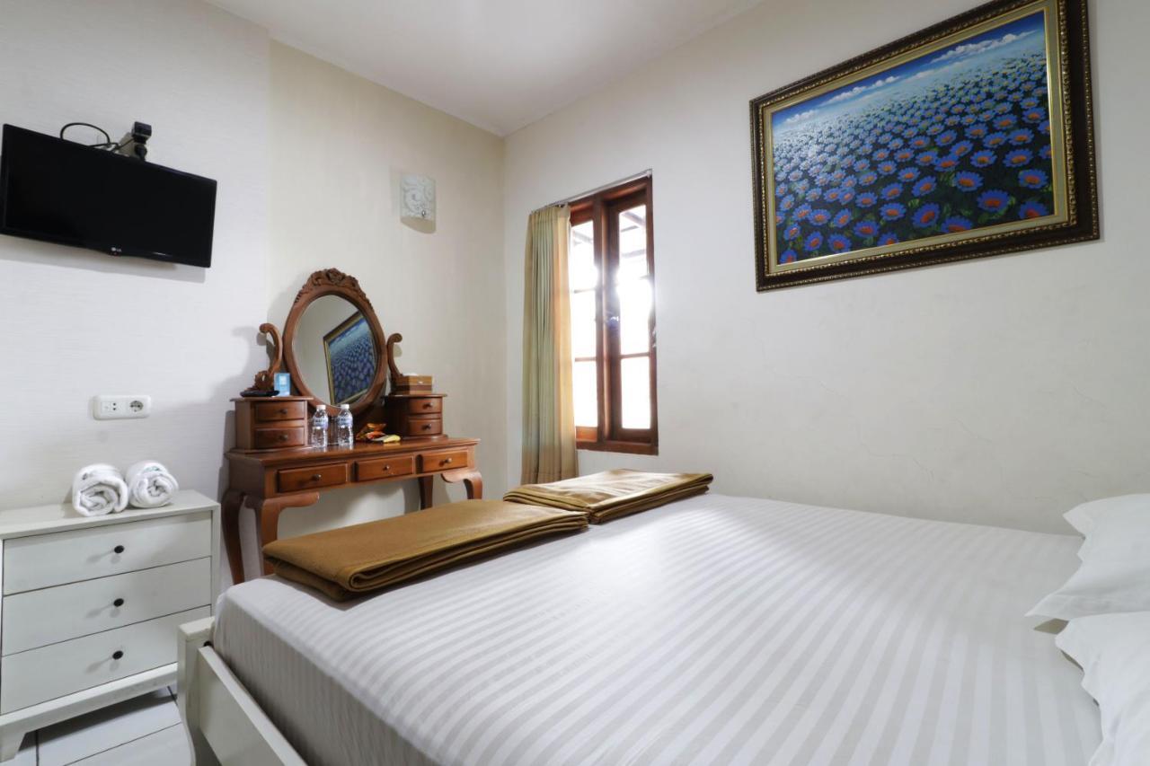 למבאנג Jayagiri Guesthouse By Belgareti מראה חיצוני תמונה